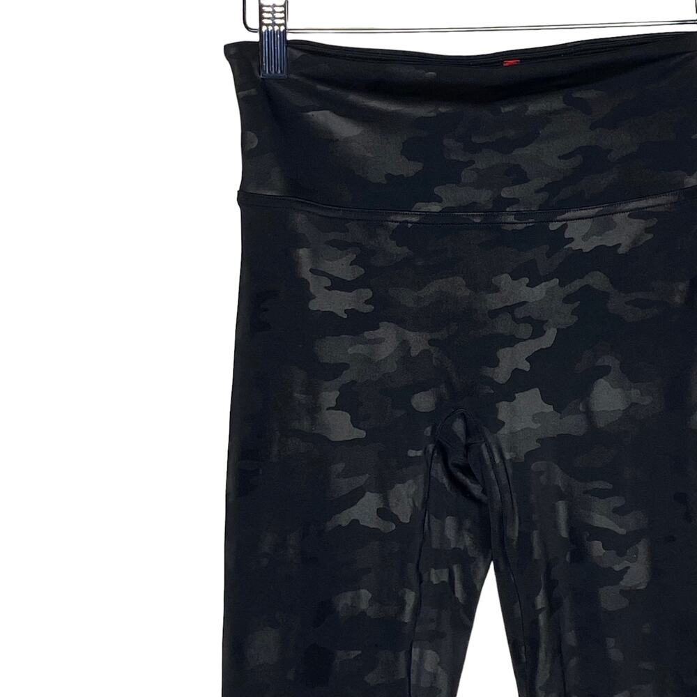 Spanx‎ Womens Size Small Black Faux Leather Camo Leggings Pants Pull On Stretch - Picture 2 of 7
